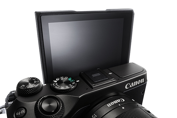 EOS M6